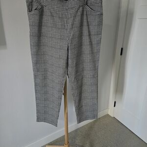 George Black and White Plaid Cropped Pants